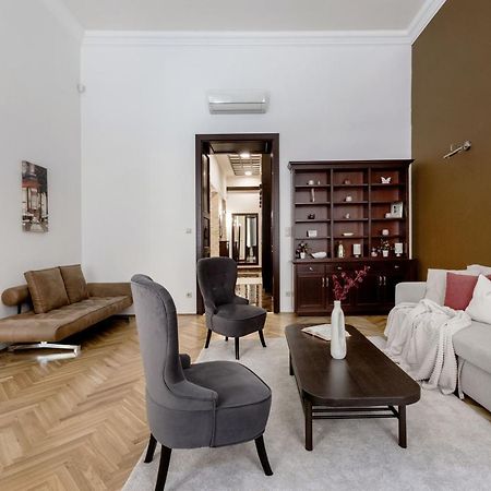 بودابست Luxe, Historic Home Near Downtown Landmarks 19Th Century المظهر الخارجي الصورة