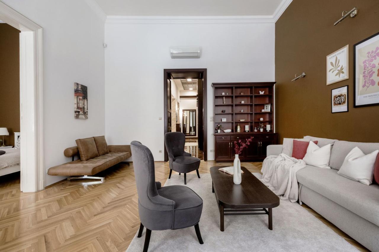 بودابست Luxe, Historic Home Near Downtown Landmarks 19Th Century المظهر الخارجي الصورة
