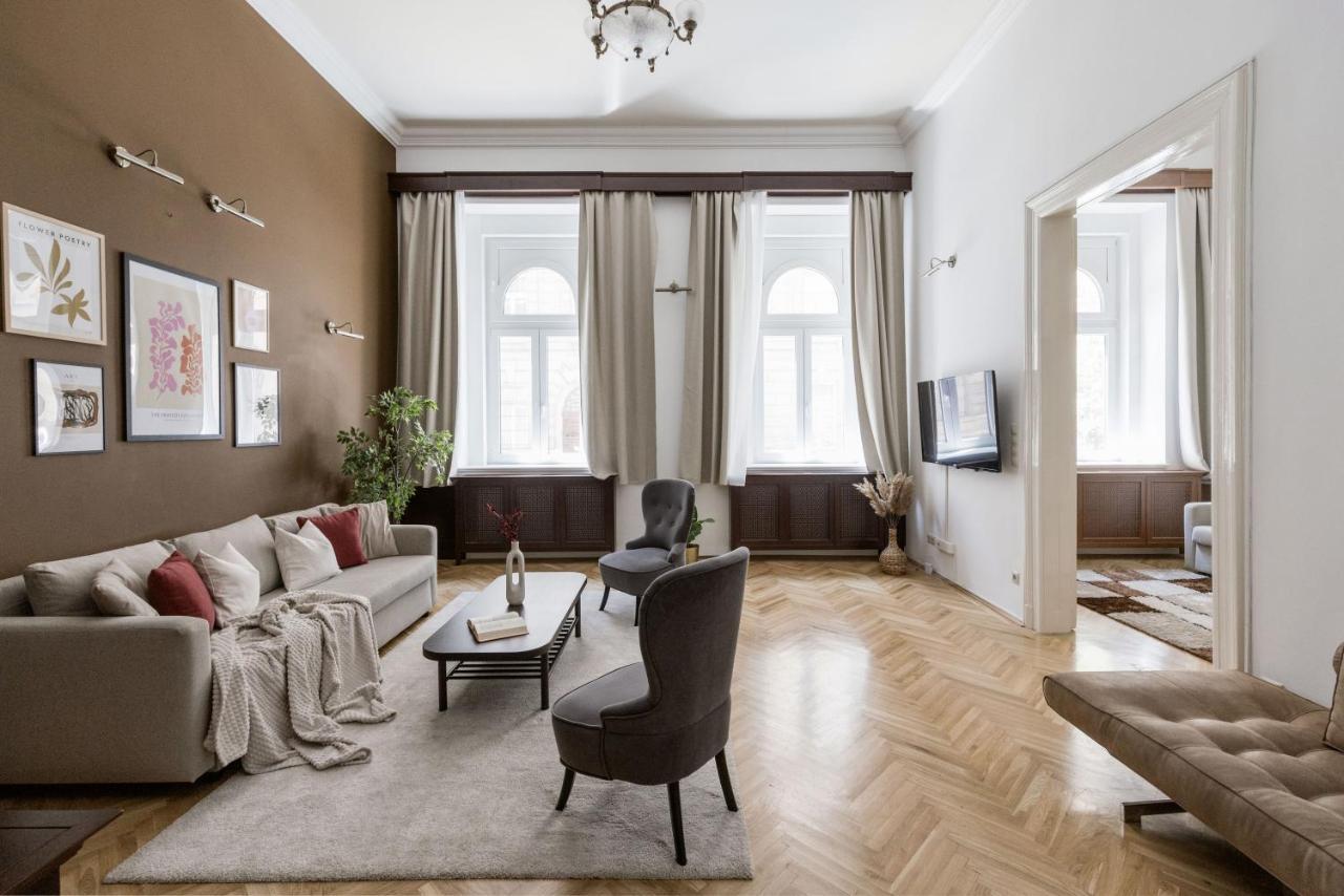 بودابست Luxe, Historic Home Near Downtown Landmarks 19Th Century المظهر الخارجي الصورة
