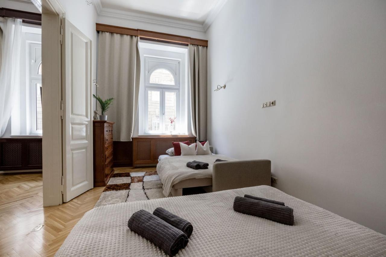 بودابست Luxe, Historic Home Near Downtown Landmarks 19Th Century المظهر الخارجي الصورة