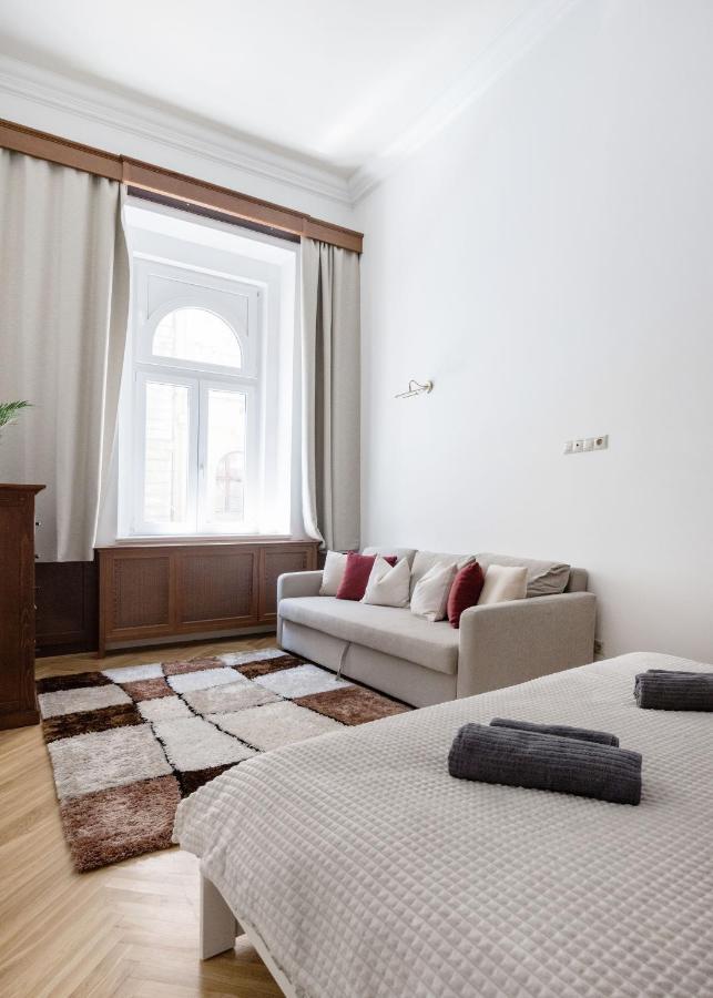 بودابست Luxe, Historic Home Near Downtown Landmarks 19Th Century المظهر الخارجي الصورة